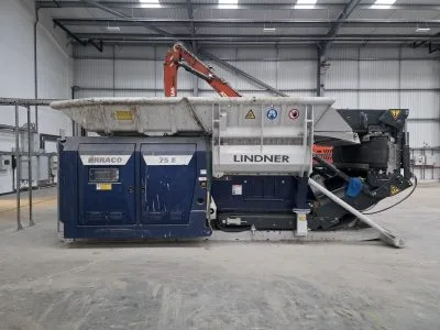 Lindner Urraco 75 for sale - diesel hydraulic primary shredder, mobile skip waste processor, C&D recycling machine