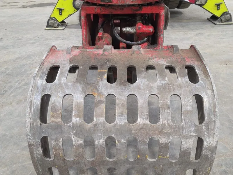20260305_091101 Atlas 250 MH Material Handler - commercial material rehandler, high cabin sorting grab, recycling facility loading tool