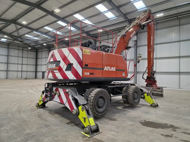 Atlas 250 MH Material Handler Atlas 250 MH Material Handler - heavy duty recycling grapple, refuse rehandling wheeled machine, scrap yard mechanical crane