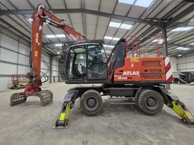 Atlas 250 MH Material Handler - waste station rehandling plant, materials recovery facility crane, industrial sorting grab handler