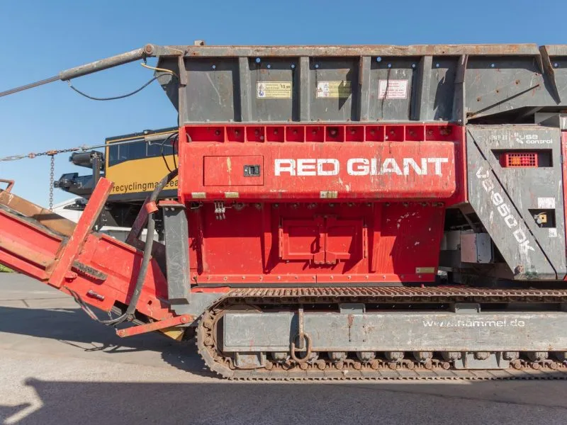 Hammel VB 950 DK 2021 2 Used Hammel VB 950 DK for sale in the UK. Premium dual-shaft shredder, CAT C18 engine, up to 760HP. Ideal for scrap metal & heavy waste. Enquire at OVS Recycling.