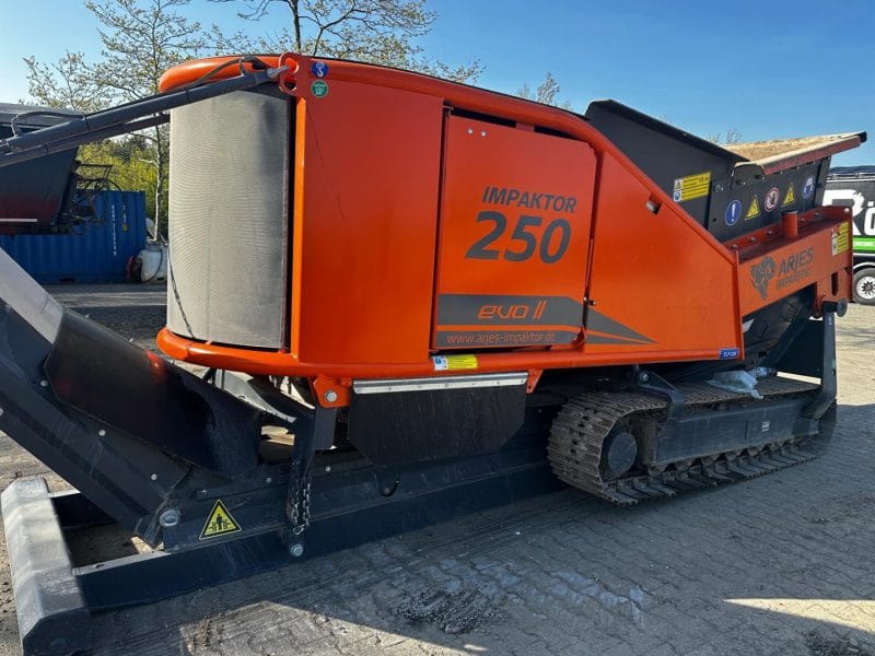 used-arjes-impaktor-250-mobile-shredder-side-view ARJES Impaktor 250 twin shaft shredder for construction and demolition waste recycling