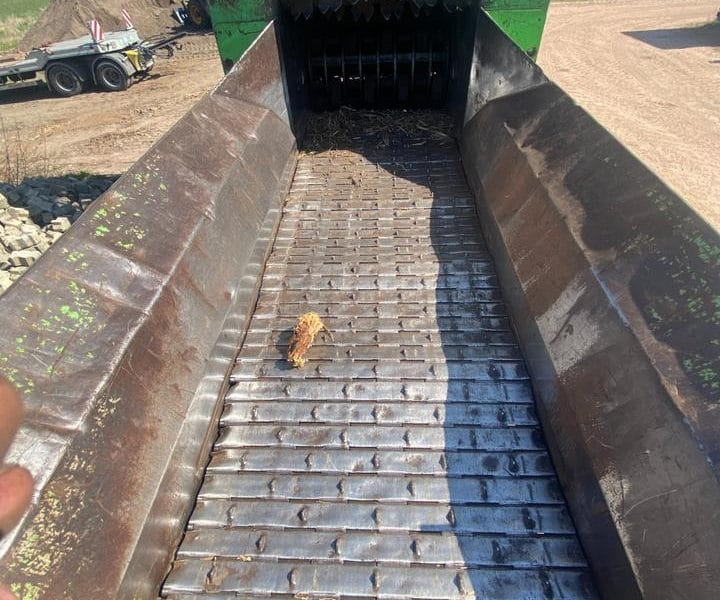 used-mobile-wood-shredder-willibald-sr5000 used-mobile-wood-shredder-willibald-sr5000