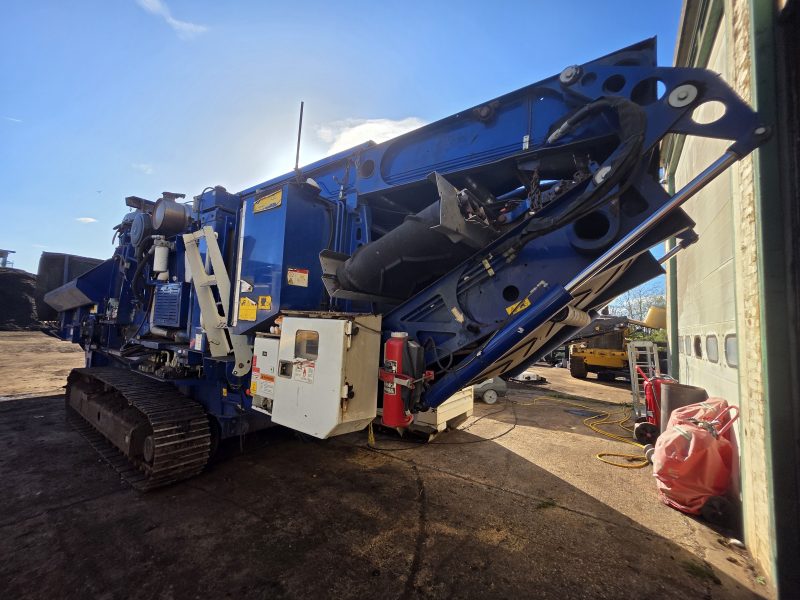 20260921_161416 Peterson 2710D tracked horizontal grinder for wood waste, pallets and biomass processing